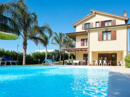 Villa con Piscina e Solarium Relax